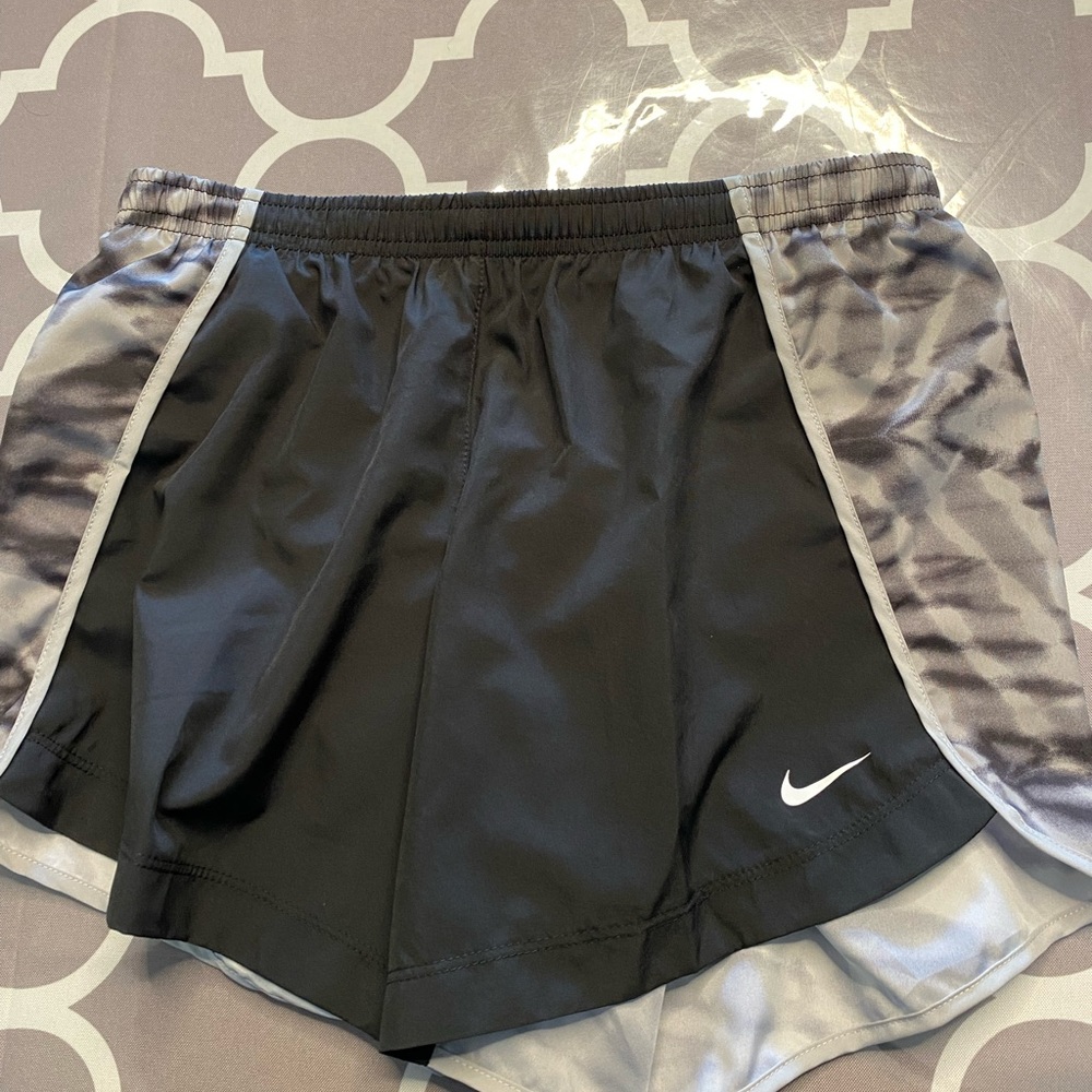 NIKE DRY Short for Girls
